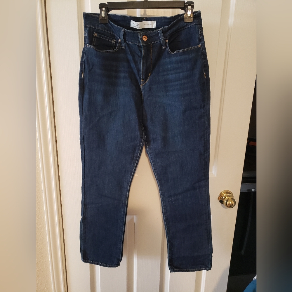 Signature levi medium rise slim women jeans